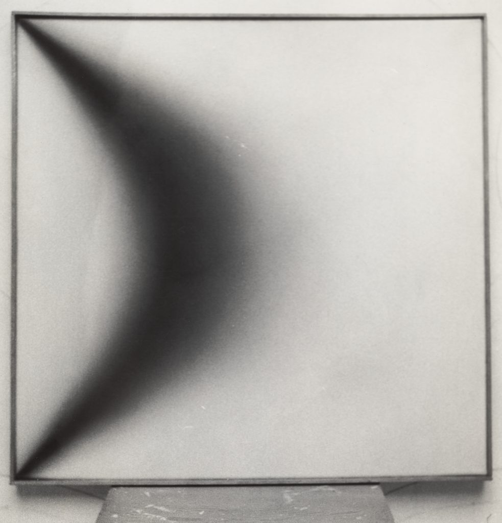 Wojciech Fangor: _Square 16_, 1962